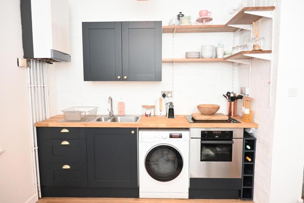 The Coach House - Bournemouth Villa Екстериор снимка